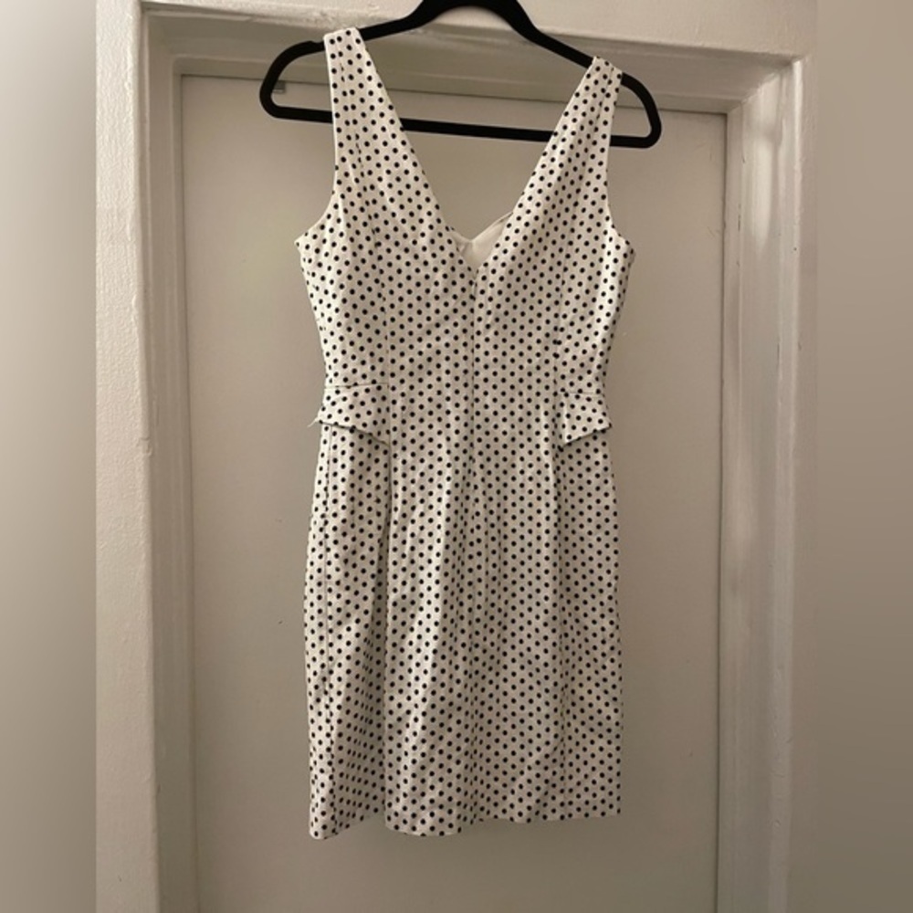 GUESS White and black polka dot body con‎ dress size 2